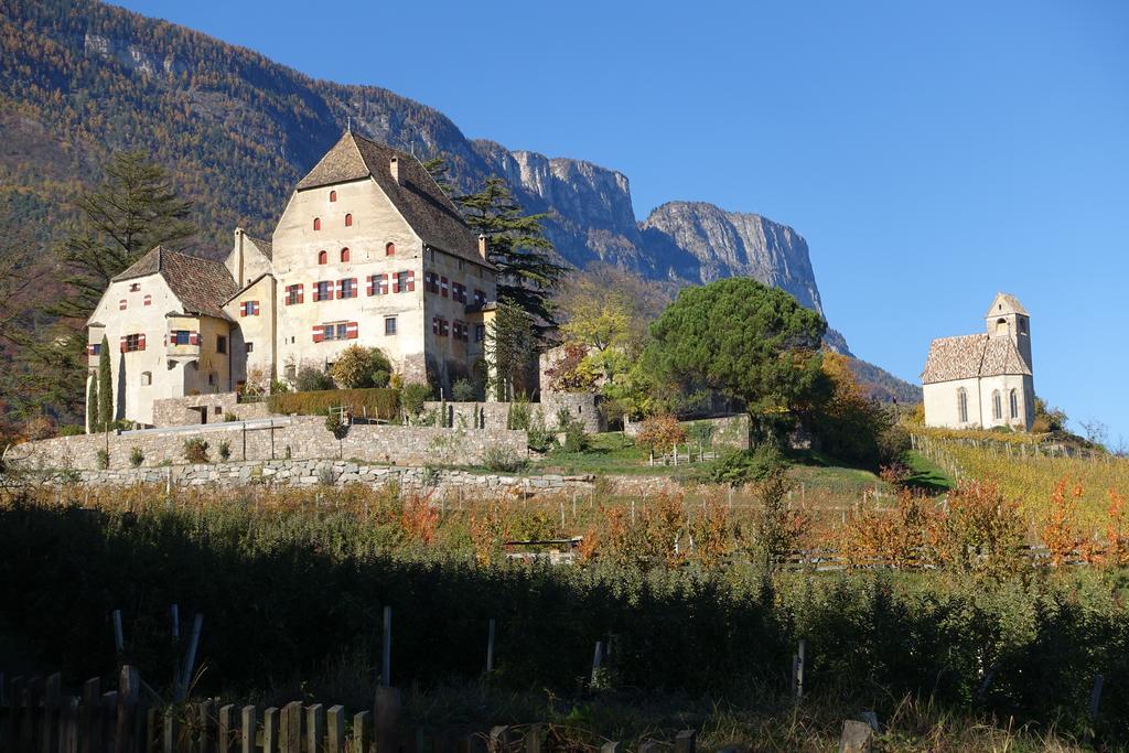 Schloss-Hof Appiano Sulla Strada Del Vino Exteriér fotografie